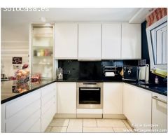 Estupenda villa mediterránea al canal ancho, con amarre de 11.50m y piscina