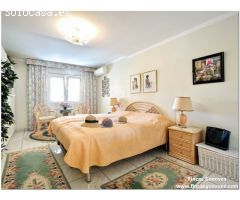 Estupenda villa mediterránea al canal ancho, con amarre de 11.50m y piscina
