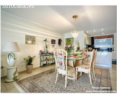 Estupenda villa mediterránea al canal ancho, con amarre de 11.50m y piscina