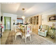 Estupenda villa mediterránea al canal ancho, con amarre de 11.50m y piscina