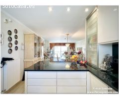 Estupenda villa mediterránea al canal ancho, con amarre de 11.50m y piscina