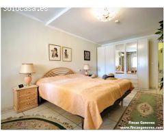 Estupenda villa mediterránea al canal ancho, con amarre de 11.50m y piscina