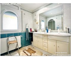 Estupenda villa mediterránea al canal ancho, con amarre de 11.50m y piscina