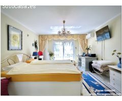 Estupenda villa mediterránea al canal ancho, con amarre de 11.50m y piscina
