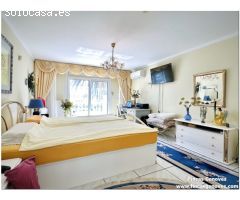 Estupenda villa mediterránea al canal ancho, con amarre de 11.50m y piscina