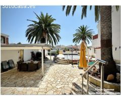 Estupenda villa mediterránea al canal ancho, con amarre de 11.50m y piscina