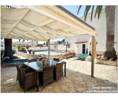 Estupenda villa mediterránea al canal ancho, con amarre de 11.50m y piscina