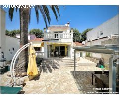 Estupenda villa mediterránea al canal ancho, con amarre de 11.50m y piscina