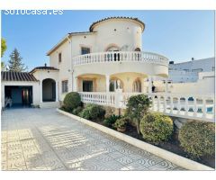 GRAN CASA CON 5 DORMITORIOS, GARAJE Y PISCINA DELANTE DE PUERTO PRIVADO, PANI