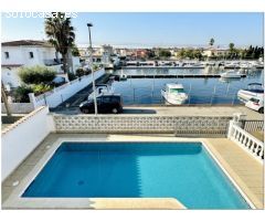 GRAN CASA CON 5 DORMITORIOS, GARAJE Y PISCINA DELANTE DE PUERTO PRIVADO, PANI