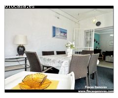 CASA CON GARAJE, PISCINA APARTAMENTO DE INVITADOS Y GRAN TERRENO ESQUINERO