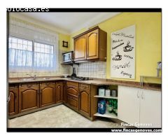 CASA CON GARAJE, PISCINA APARTAMENTO DE INVITADOS Y GRAN TERRENO ESQUINERO