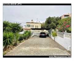 CASA CON GARAJE, PISCINA APARTAMENTO DE INVITADOS Y GRAN TERRENO ESQUINERO