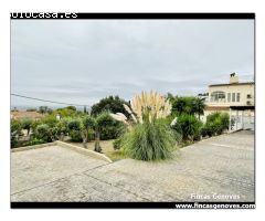 CASA CON GARAJE, PISCINA APARTAMENTO DE INVITADOS Y GRAN TERRENO ESQUINERO