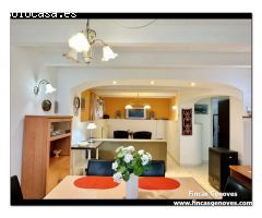 CASA CON GARAJE, PISCINA APARTAMENTO DE INVITADOS Y GRAN TERRENO ESQUINERO