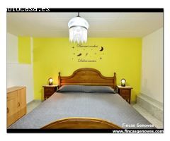 CASA CON GARAJE, PISCINA APARTAMENTO DE INVITADOS Y GRAN TERRENO ESQUINERO