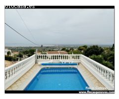 CASA CON GARAJE, PISCINA APARTAMENTO DE INVITADOS Y GRAN TERRENO ESQUINERO