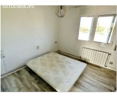 CASA RENOVADA CON 3 DORMITORIOS, GARAJE Y PISCINA COMUNITARIA.