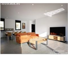 Villa Moderna en Una Planta con Jardín y Piscina Privada