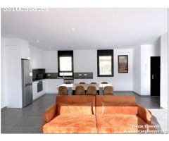 Villa Moderna en Una Planta con Jardín y Piscina Privada