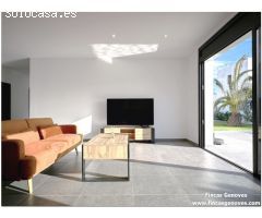Villa Moderna en Una Planta con Jardín y Piscina Privada