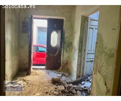 CASA DE PUEBLO PARA DERRIBAR O REHABILITACIÓN INTEGRAL