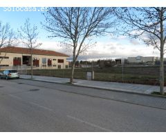SOLAR URBANO DE USOS MIXTOS - TERCIARIO Y DOTACIONAL