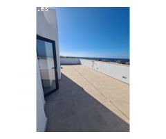Se vende ático con vistas al mar