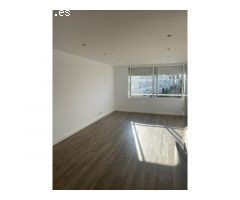 ¡Estudio totalmente renovado frente a la playa!