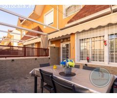 ¡Descubre este impresionante tríplex en el corazón de la Zona Deportiva!
