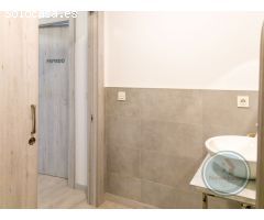 ¡OPORTUNIDAD ÚNICA, LOCAL COMERCIAL EN EL CORAZÓN DEL RAVAL!