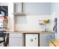 ¡OPORTUNIDAD ÚNICA, LOCAL COMERCIAL EN EL CORAZÓN DEL RAVAL!