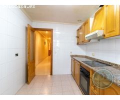 URBANIZACIÓN CON PISCINA