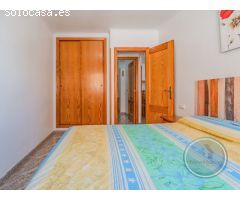 ¡ VIVE EN EL MEDITERRÁNEO: PISO CON TERRAZA ACRISTALADA Y GARAJE A PASOS DEL MAR