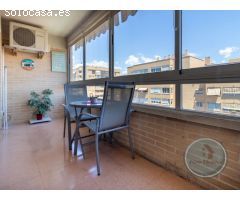 Urbanización con piscina y garaje