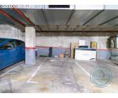 Urbanización con piscina y garaje