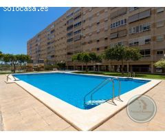 Urbanización con piscina y garaje