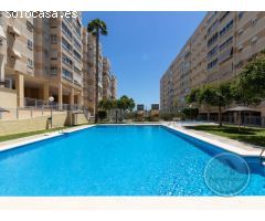 Urbanización con piscina y garaje