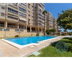 Urbanización con piscina y garaje