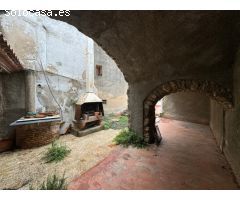 BAIX EMPORDÀ, CALONGE, CASA DE PUEBLO.