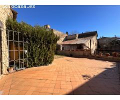 BAIX EMPORDÀ, COLOMERS, CASA DE PUEBLO DE PIEDRA
