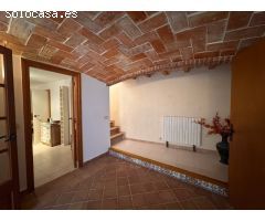 BAIX EMPORDÀ, COLOMERS, CASA DE PUEBLO DE PIEDRA