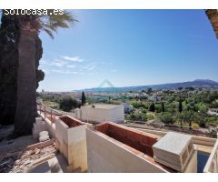 Villa con vistas al mar y al pueblo de Javea con orientación sur justo al lado