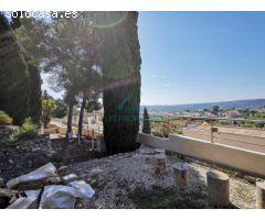 Villa con vistas al mar y al pueblo de Javea con orientación sur justo al lado