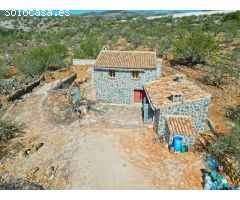 Casa rústica en plena naturaleza con increíbles vistas y privacidad.