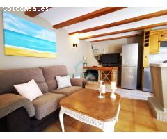 Villa de lujo de estilo Mediterráneo con diferentes viviendas separadas.