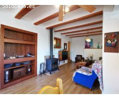 Villa de lujo de estilo Mediterráneo con diferentes viviendas separadas.