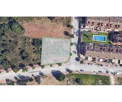 Parcela urbana para construcción de 8 viviendas: apartamentos, áticos, pisos,