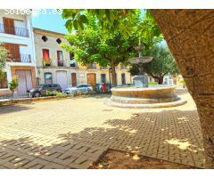 Casa de pueblo en Pedreguer con patio y terraza para reformar en Pedreguer
