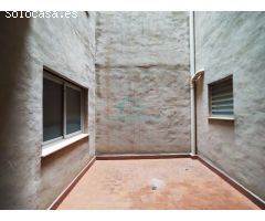Venta de edificio con deficiencias estructurales por terminar o solar urbano.
